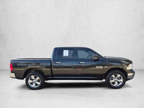 Used 2017 RAM 1500 Lone Star AWD/4WD image 4