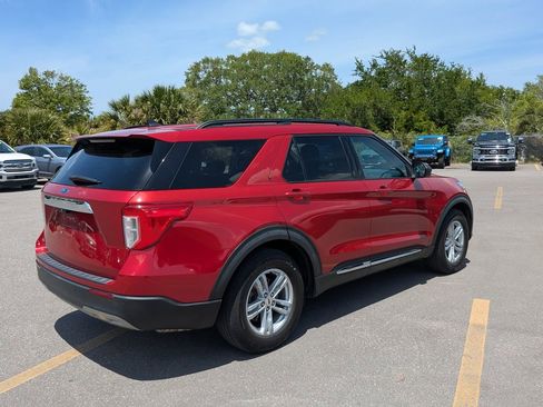 Used 2021 Ford Explorer XLT w/ Equipment Group 202A image 8