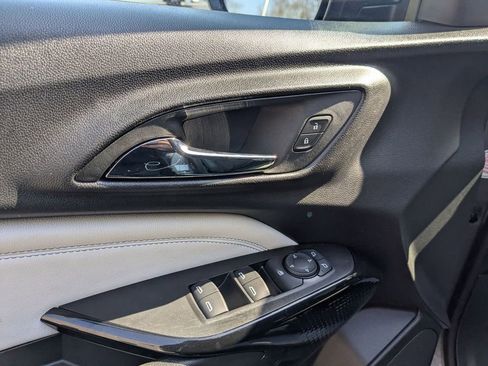 Used 2025 Chevrolet Trax LT w/ LT Convenience Package image 20