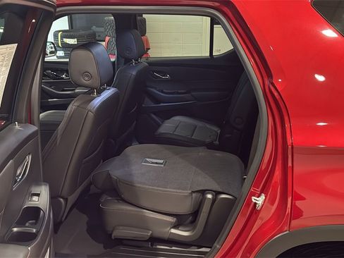 Used 2023 Chevrolet Traverse RS image 20