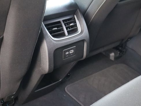 Used 2025 Chevrolet Blazer LT FWD image 17