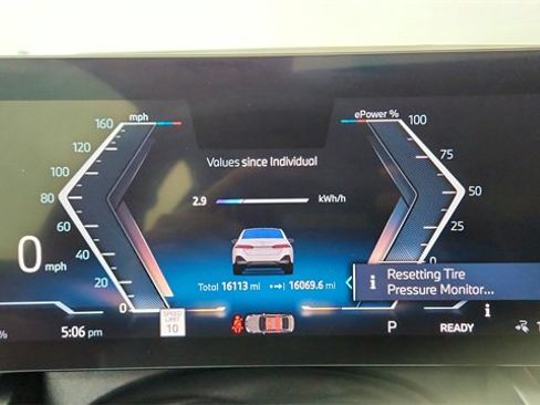 Used 2025 BMW i5 eDrive40i w/ M Sport Package image 38