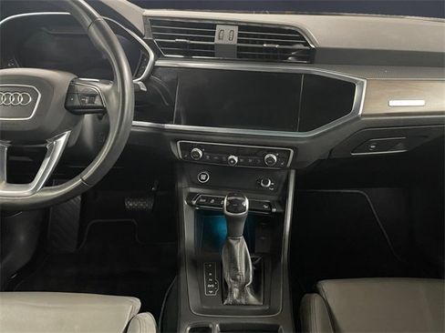 Used 2022 Audi Q3 2.0T Premium Plus w/ Premium Plus Package image 11