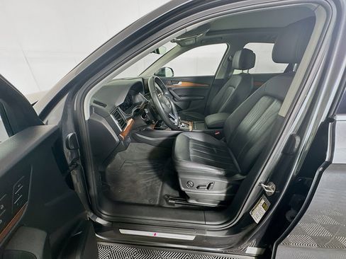 Used 2021 Audi Q5 e Premium Plus w/ Premium Plus Package AWD/4WD image 13
