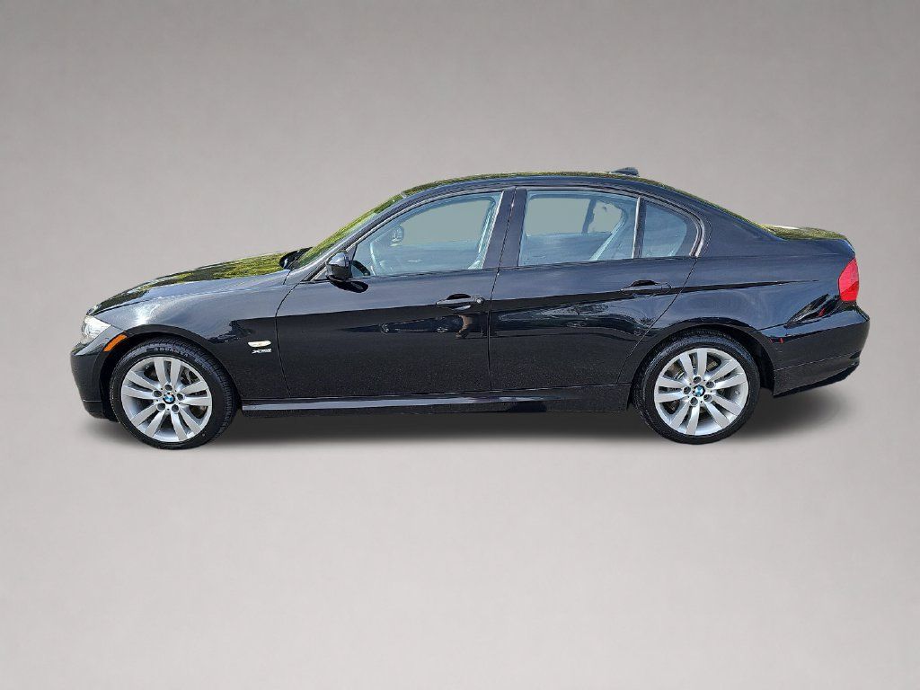Used 2011 BMW 335i xDrive Sedan AWD/4WD image 7