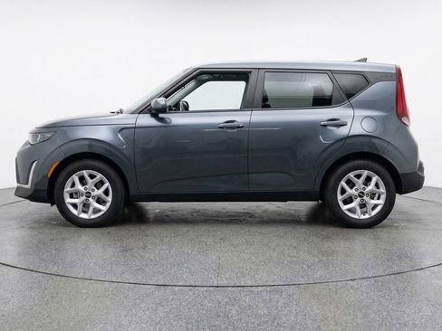 Used 2025 Kia Soul LX w/ LX Technology Package FWD image 5