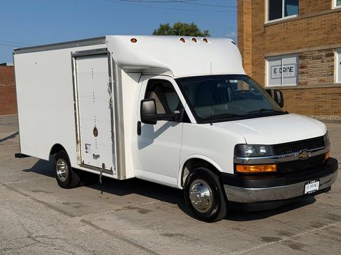 Used 2020 Chevrolet Express 3500 w/ Power Convenience Package RWD image 4