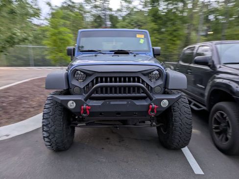 Used 2010 Jeep Wrangler Unlimited Sport image 2