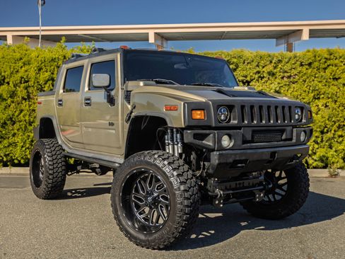 Used 2005 HUMMER H2 SUT w/ Preferred Equipment Group image 3