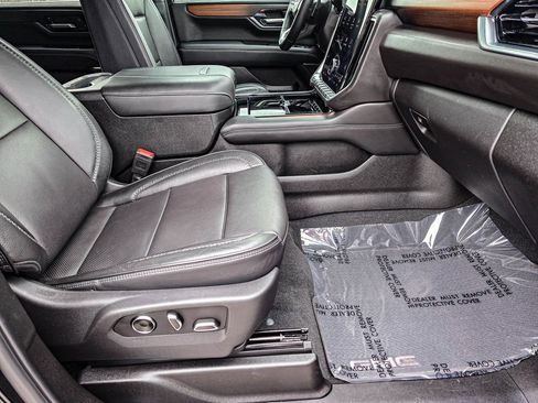Certified 2025 GMC Yukon XL Denali w/ Sun & Power Step Package AWD/4WD image 48