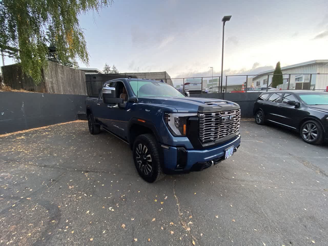 Used 2025 GMC Sierra 3500 Denali Ultimate AWD/4WD image 8