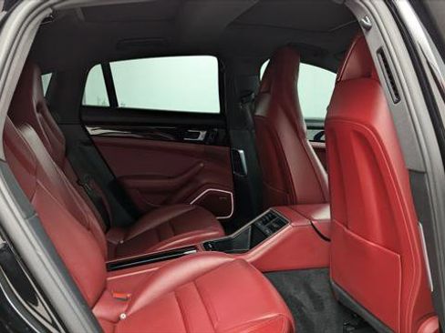 Used 2018 Porsche Panamera 4S image 18