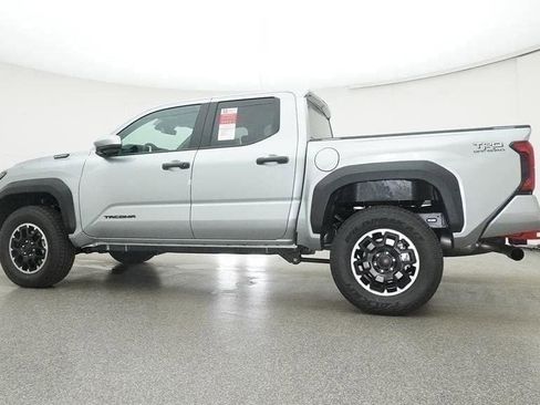 Used 2025 Toyota Tacoma TRD Off-Road AWD/4WD image 20