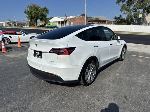 Used 2021 Tesla Model Y Long Range AWD/4WD image 7