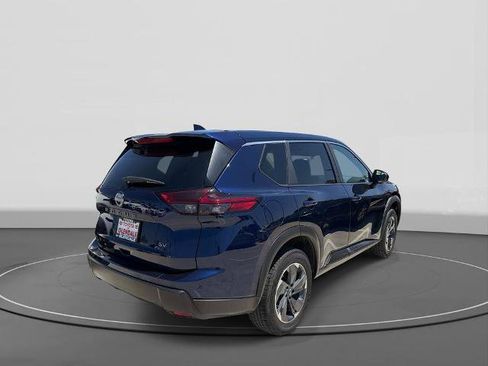 Used 2024 Nissan Rogue SV FWD image 5
