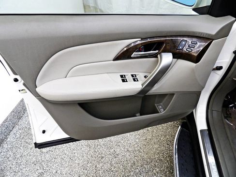Used 2011 Acura MDX w/ Technology & Entertainment image 7