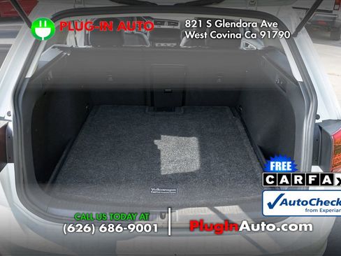 Used 2015 Volkswagen Golf S image 11