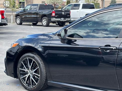 Used 2024 Toyota Camry SE image 6