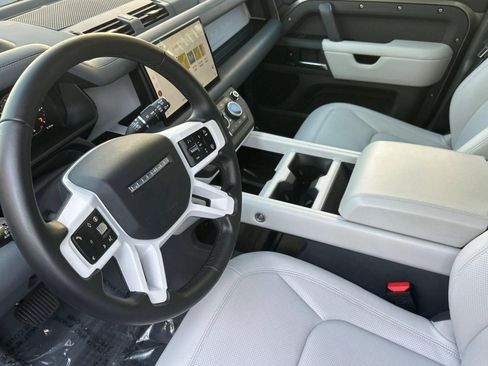 Certified 2025 Land Rover Defender 110 X-Dynamic SE AWD/4WD image 4