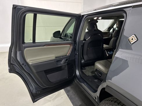 Used 2024 Rivian R1S Adventure AWD/4WD image 17