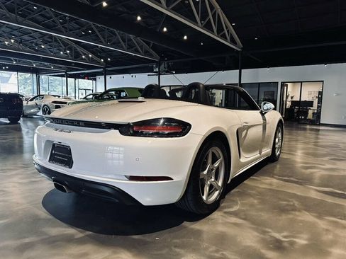 Used 2018 Porsche 718 Boxster RWD image 8