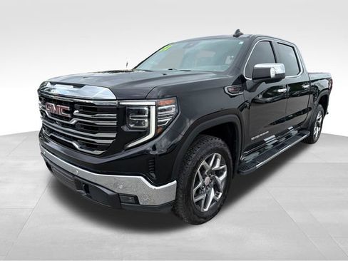 Used 2022 GMC Sierra 1500 SLT AWD/4WD image 3