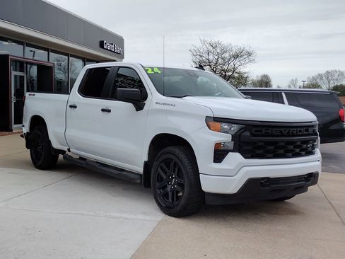 Used 2024 Chevrolet Silverado 1500 Custom AWD/4WD image 3