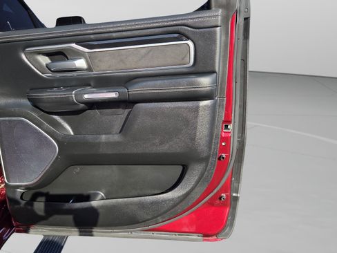 Used 2020 RAM 1500 Laramie AWD/4WD image 33