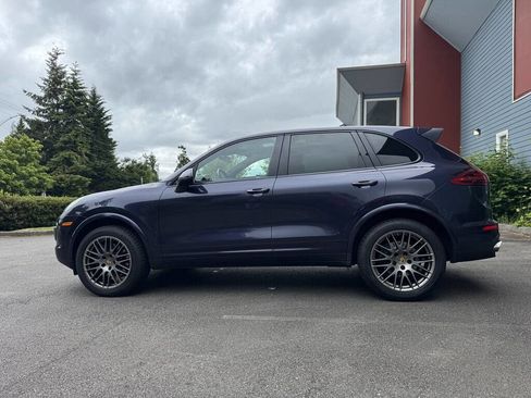 Used 2017 Porsche Cayenne Platinum Edition w/ Premium Package (PJV) image 5