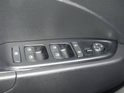 Used 2022 Hyundai Venue SEL FWD image 20