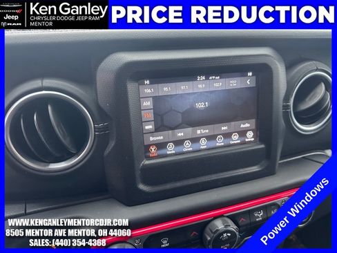 Used 2018 Jeep Wrangler Unlimited Sahara image 14