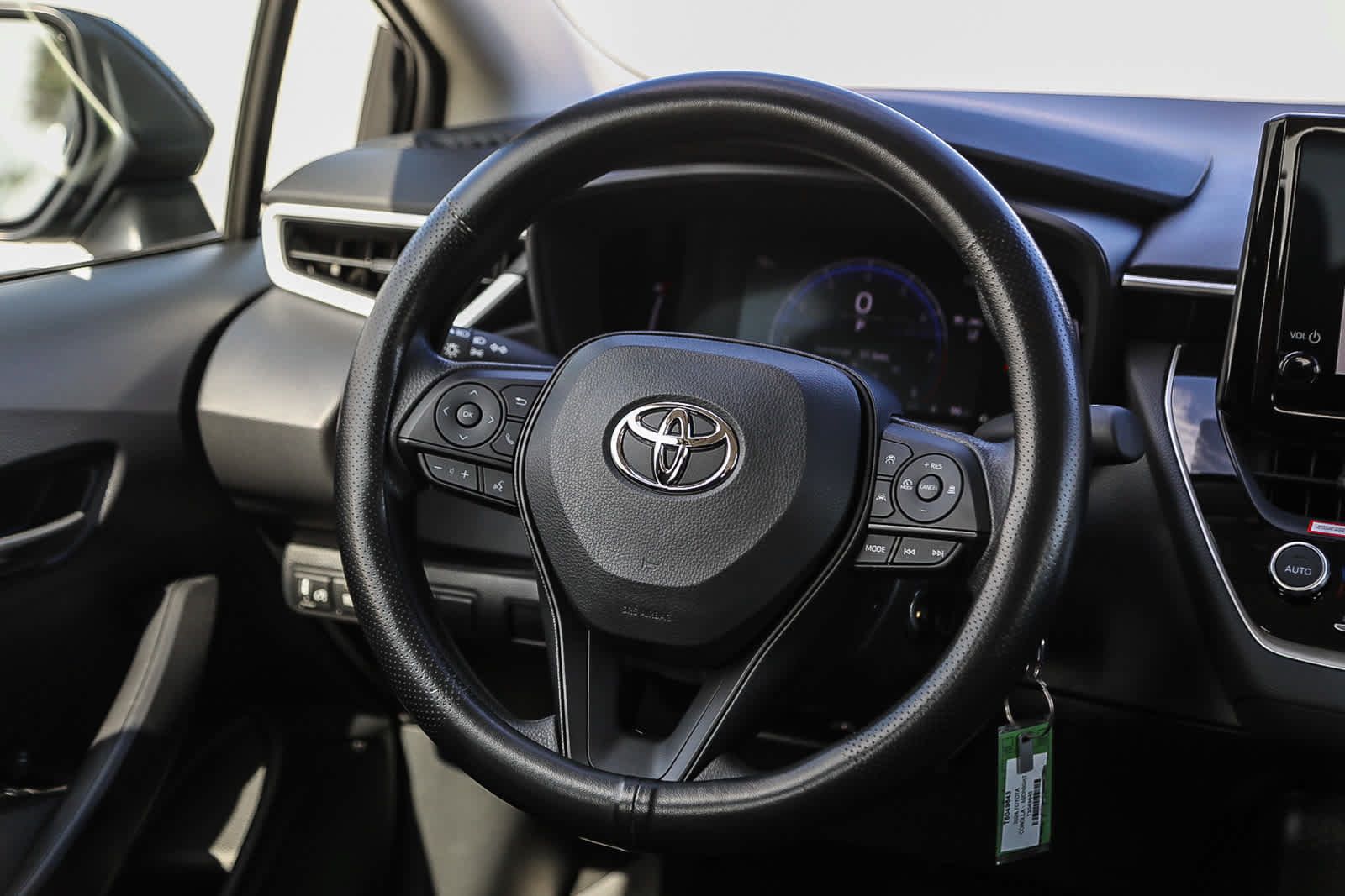 Used 2026 Toyota Corolla LE FWD image 15