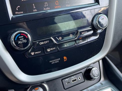 Used 2022 Nissan Murano SL w/ SL Moonroof Package image 13