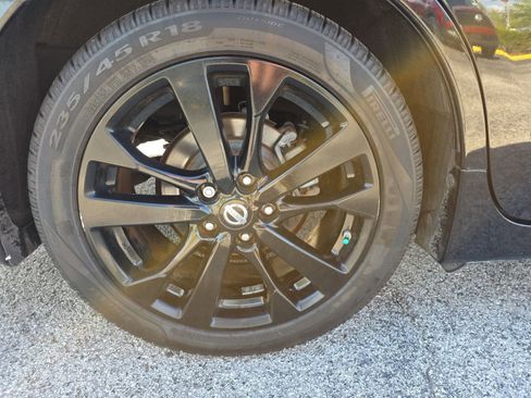 Used 2017 Nissan Altima 2.5 SR w/ Midnight Edition Package FWD image 12