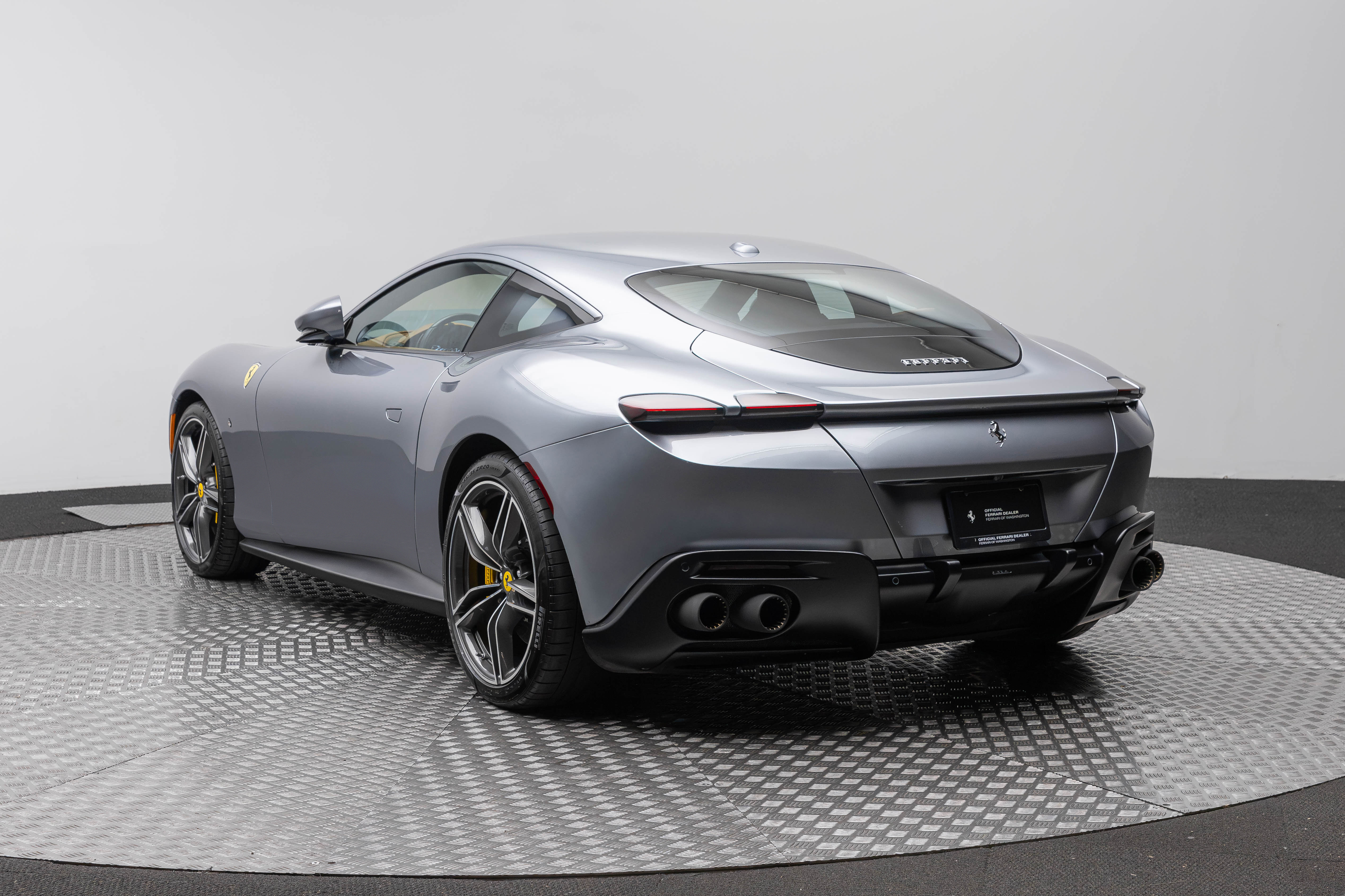 Used 2022 Ferrari Roma RWD image 3