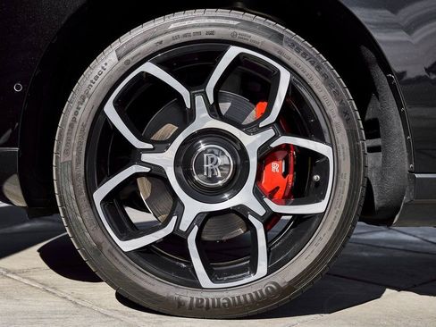 Used 2022 Rolls-Royce Cullinan Black Badge w/ Dark Exterior Package AWD/4WD image 3