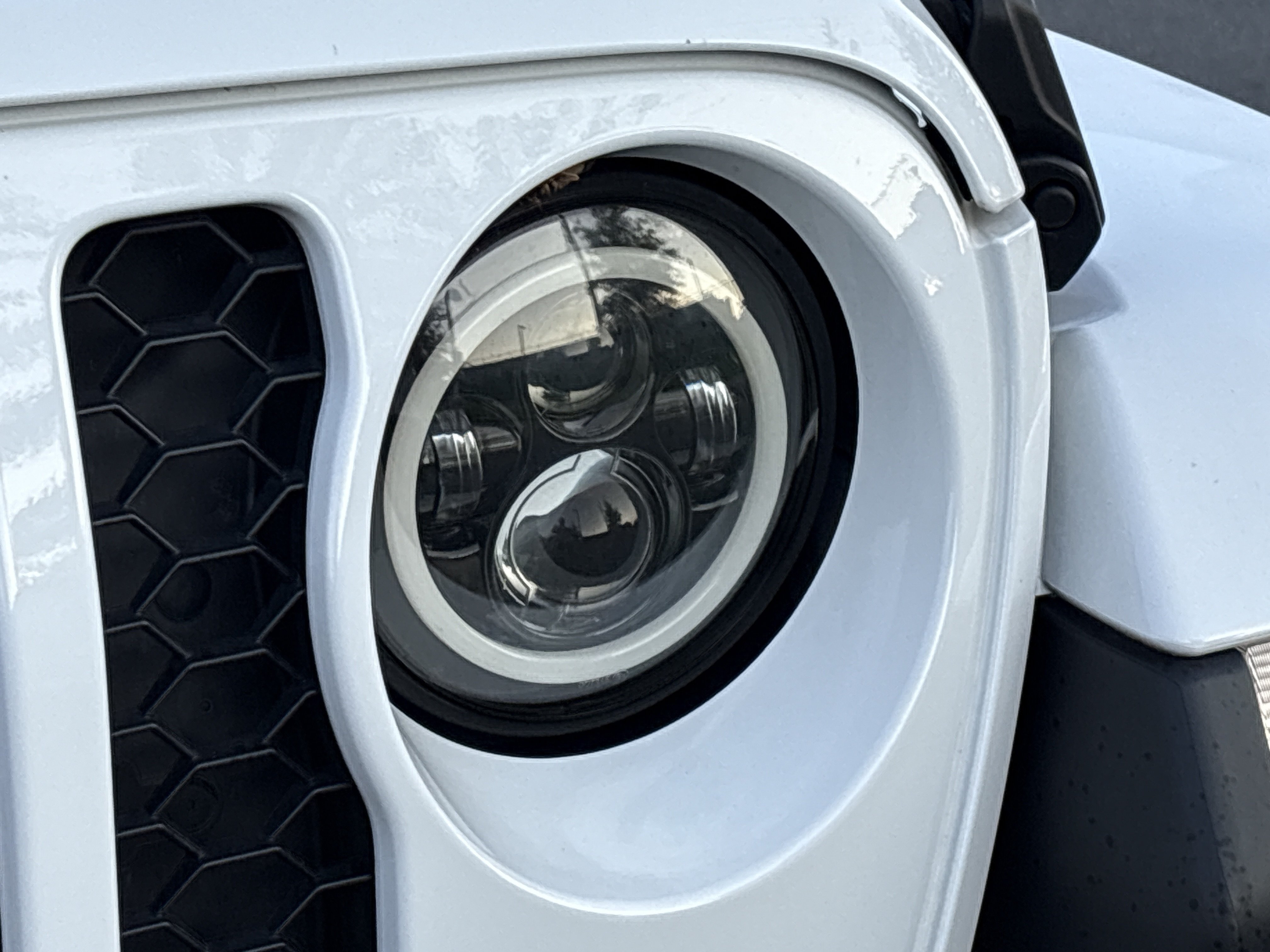Used 2023 Jeep Gladiator Sport AWD/4WD image 11