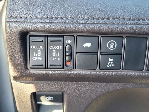 Used 2023 Honda Odyssey EX-L image 17