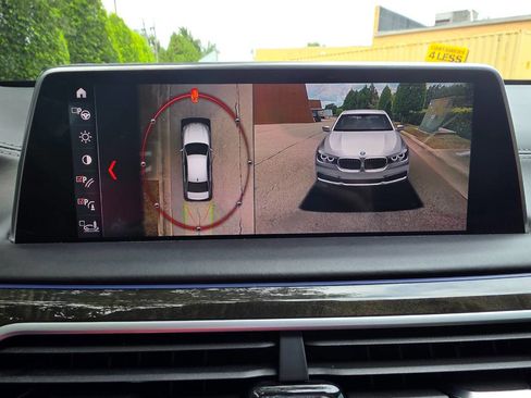 Used 2019 BMW 750i xDrive w/ Executive Package image 30