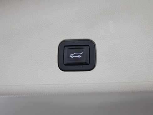 Used 2012 Cadillac SRX Performance FWD image 25
