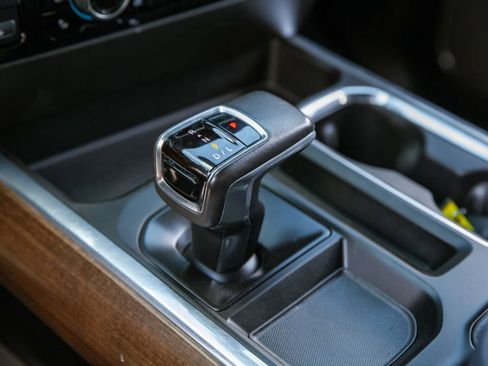 Used 2022 Chevrolet Silverado 1500 High Country w/ High Country Premium Package image 16