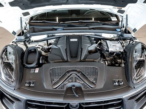 Used 2025 Porsche Macan GTS image 26