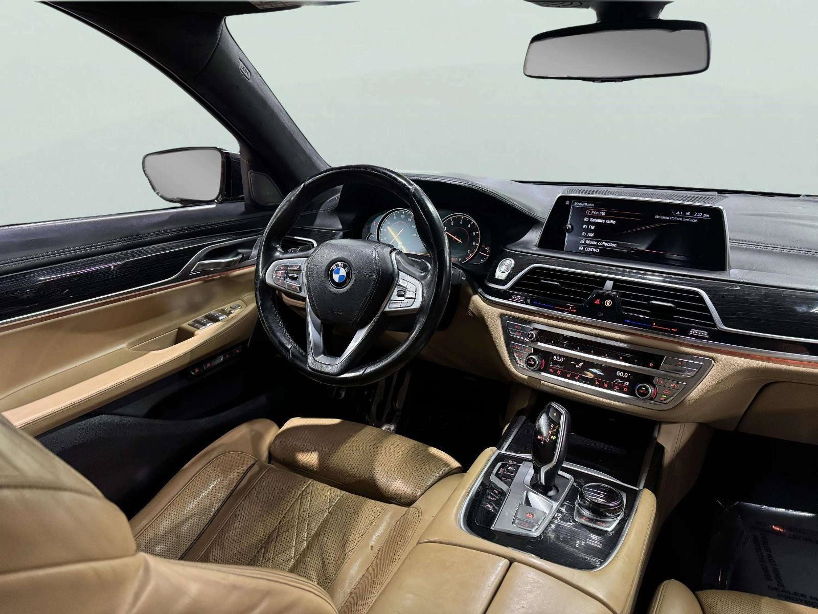 Used 2016 BMW 750i RWD image 26