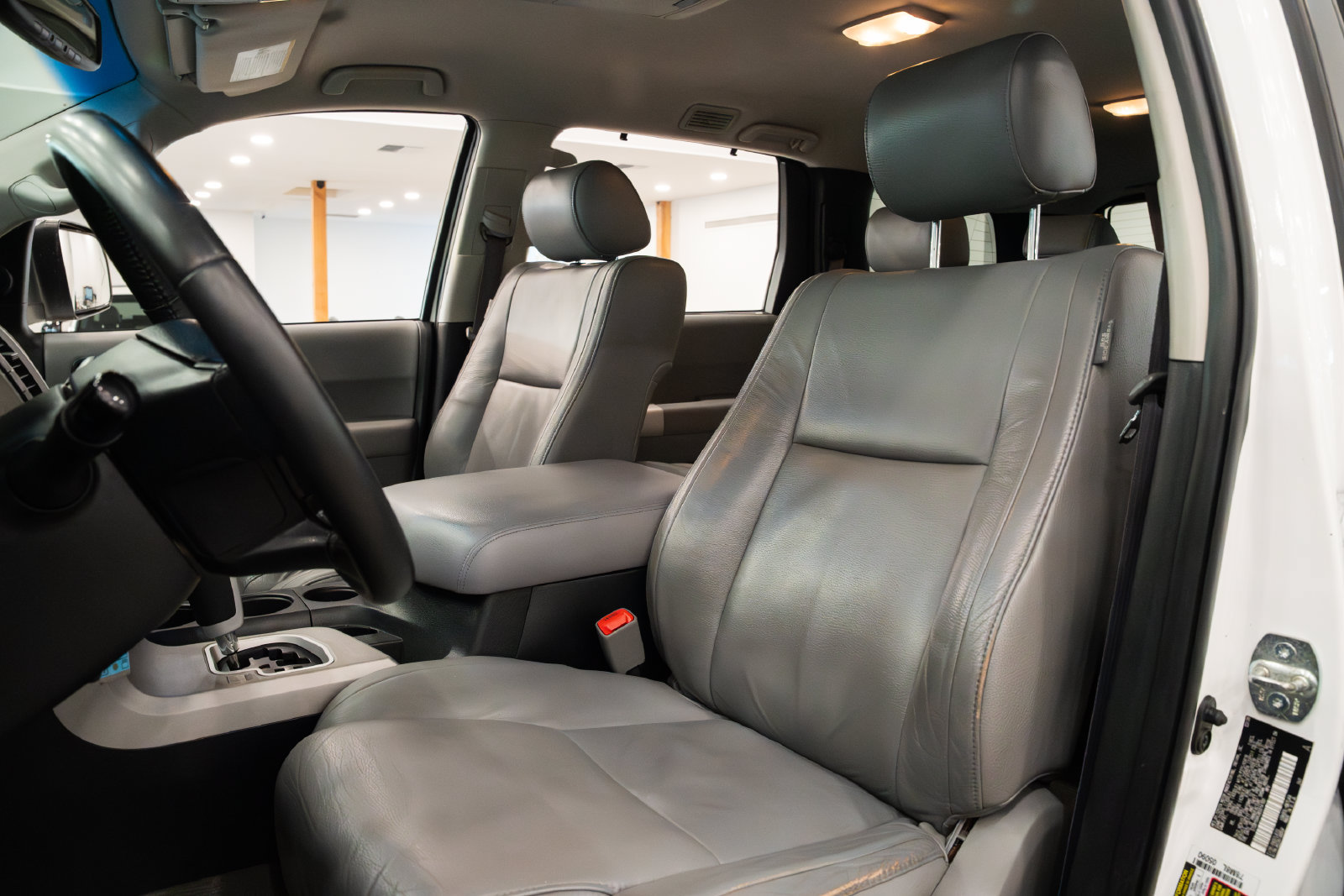 Used 2008 Toyota Sequoia Limited w/ Cold Area Pkg AWD/4WD image 17