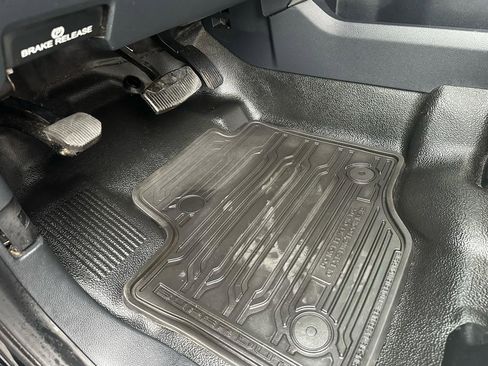 Used 2022 Ford F250 Platinum image 25