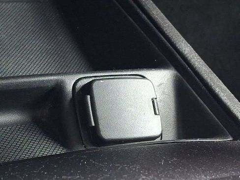 Used 2016 Ford Fusion Titanium FWD image 29