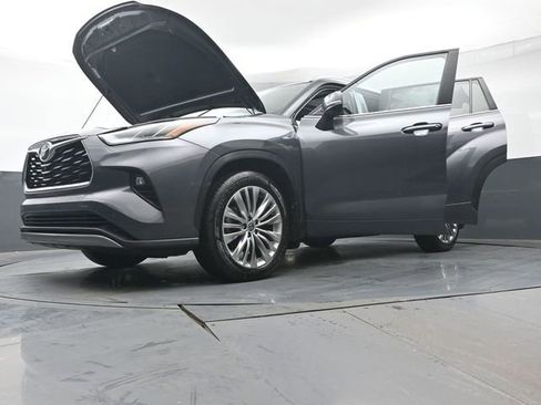 Used 2023 Toyota Highlander Platinum image 54
