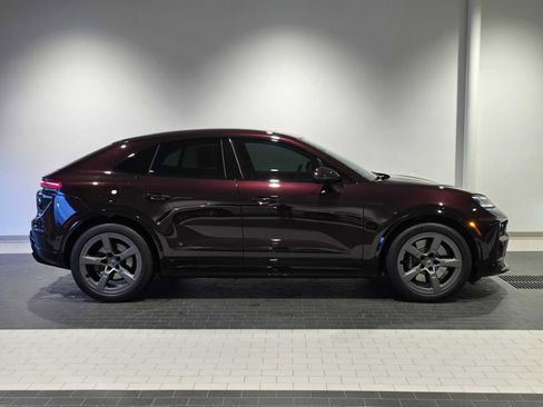 Used 2025 Porsche Macan Turbo Electric image 8