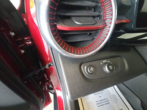 Used 2024 Chevrolet Trax RS w/ Sunroof Package FWD image 26