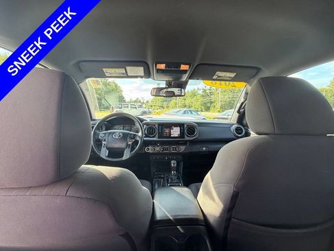 Used 2018 Toyota Tacoma TRD Sport w/ Technology Package AWD/4WD image 34